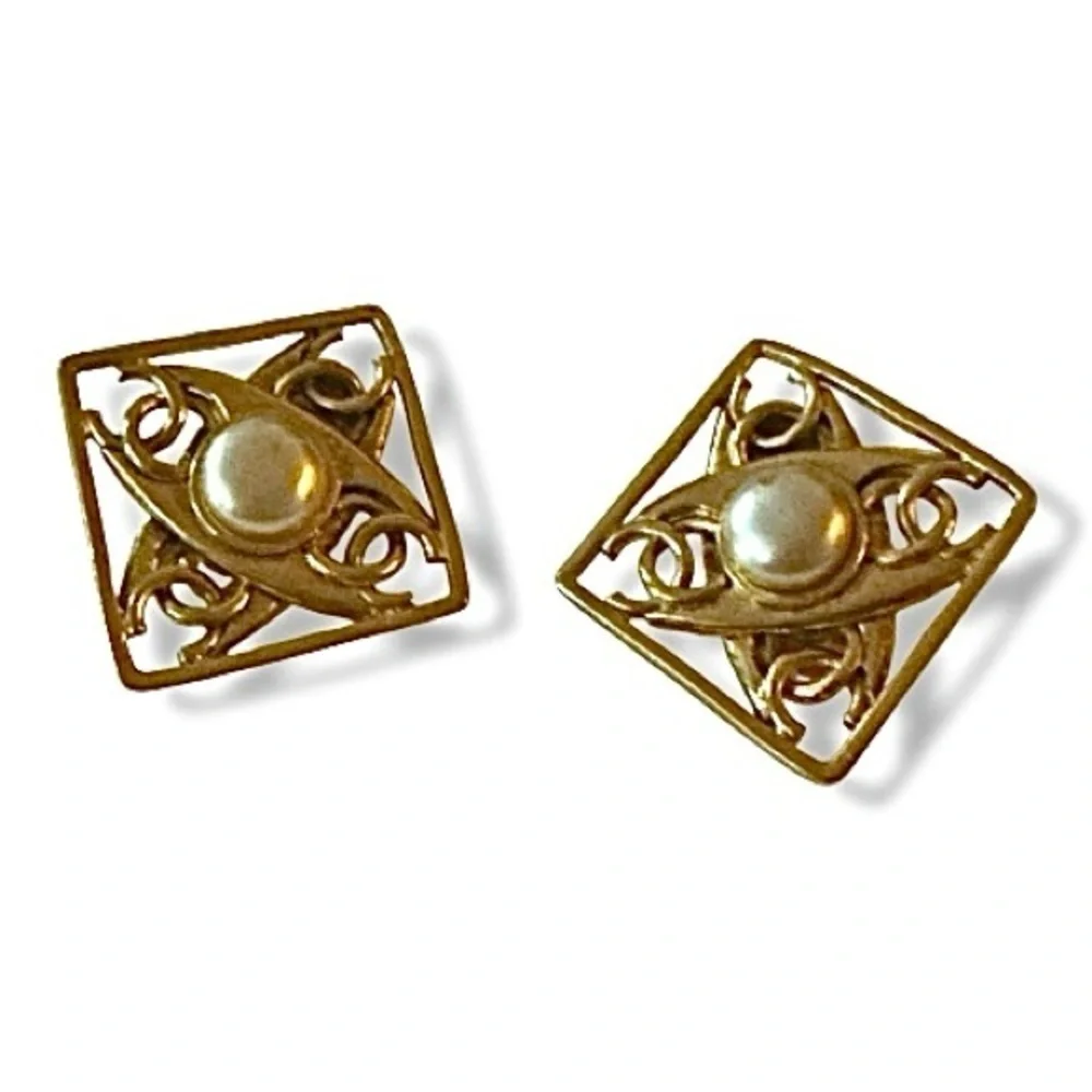 Vintage Square Chanel Coco 4 CC Pearl Gold Plated Earrings